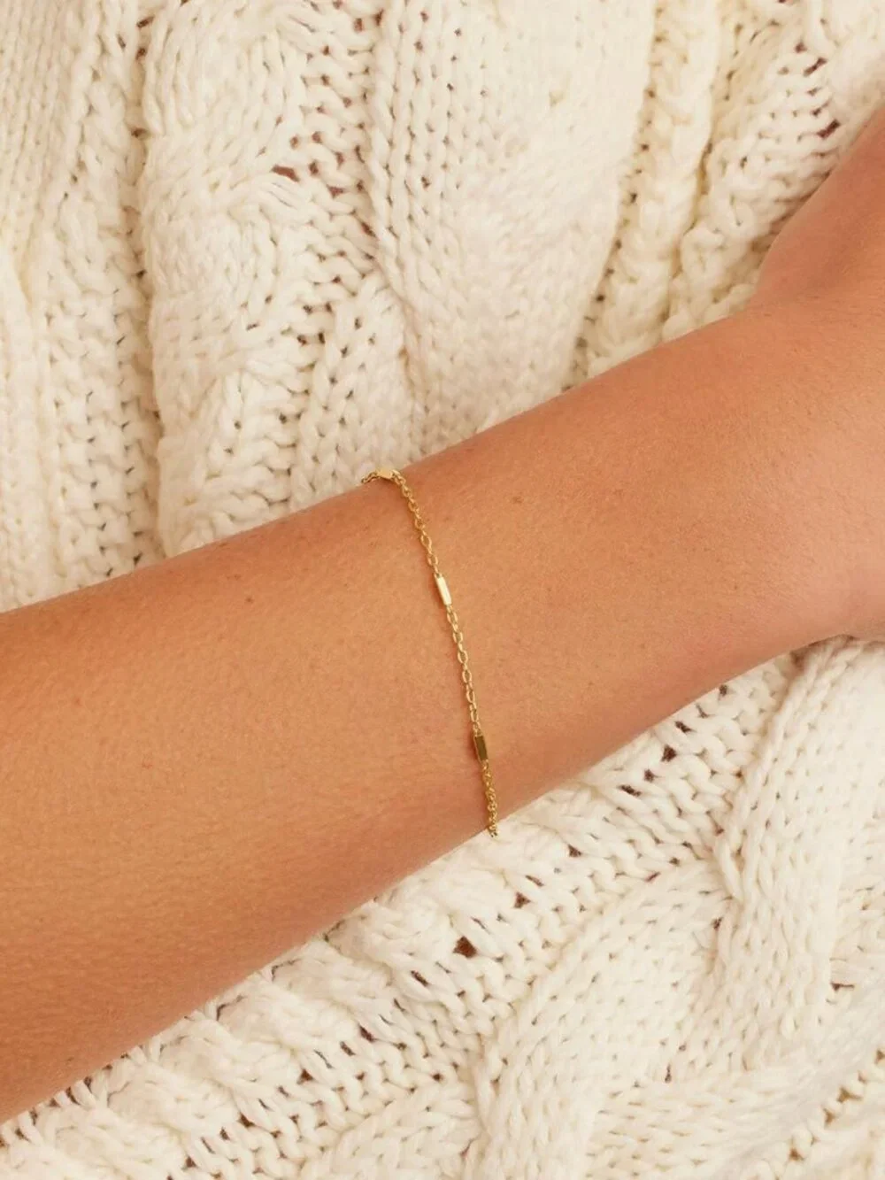 Dainty 18K Gold Plated Bracelet - Minimalist Chain with Bar Accents - Secure